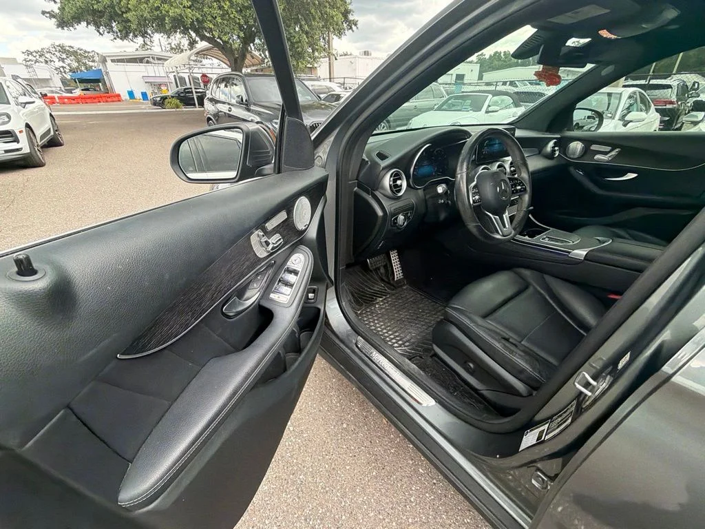 Used 2020  Mercedes-Benz GLC 300 image 8