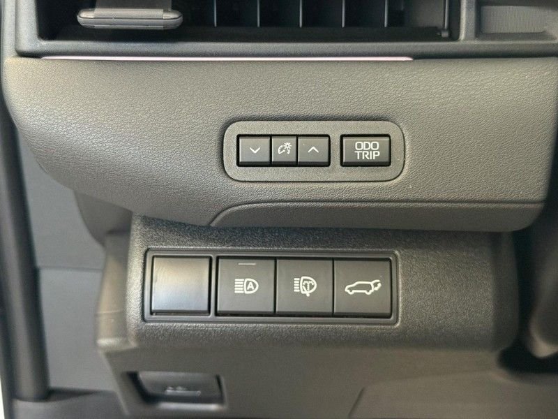 New 2026 Wind Chill Pearl Toyota XLE image 24