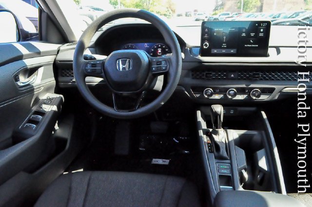 New 2026 Solar Silver Metallic Honda LX image 15