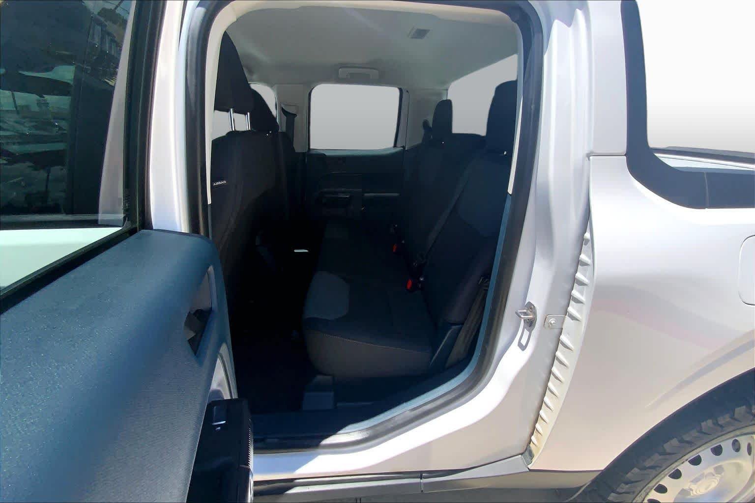 Used 2024 Oxford White Ford XL image 21