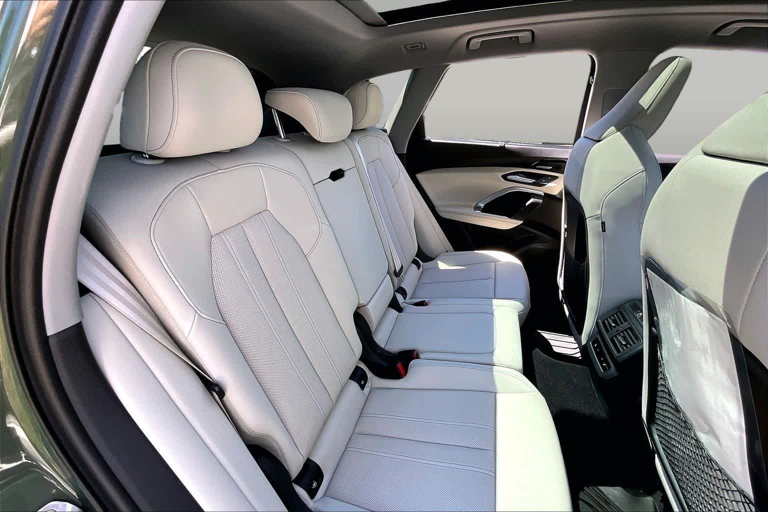 Used 2025 District Green Metallic Audi Prestige image 21