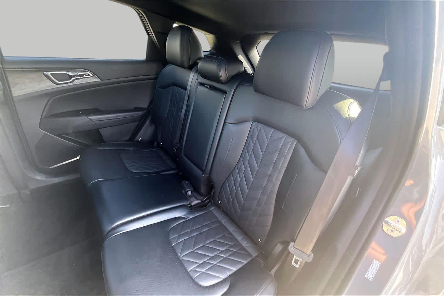 Certified Used 2025 Wolf Gray Kia X-Line image 18