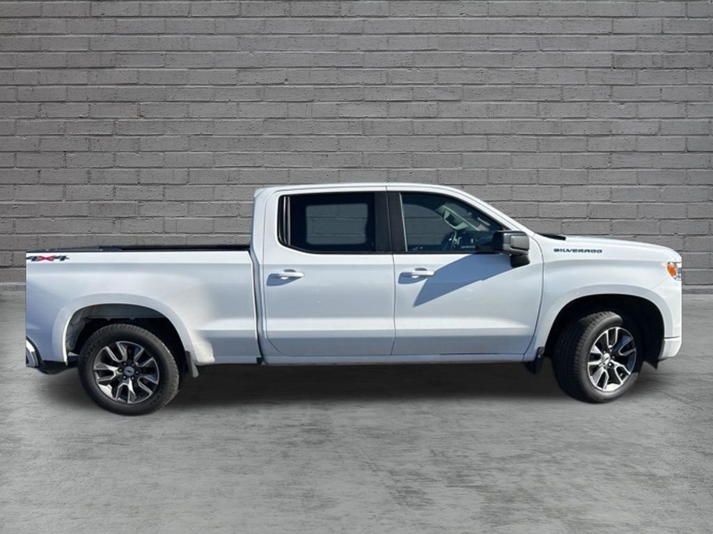 Used 2025 White Chevrolet RST image 40