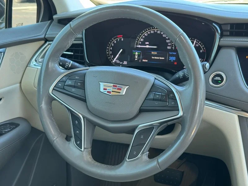 Used 2017 Dark Granite Metallic Cadillac Luxury AWD image 12