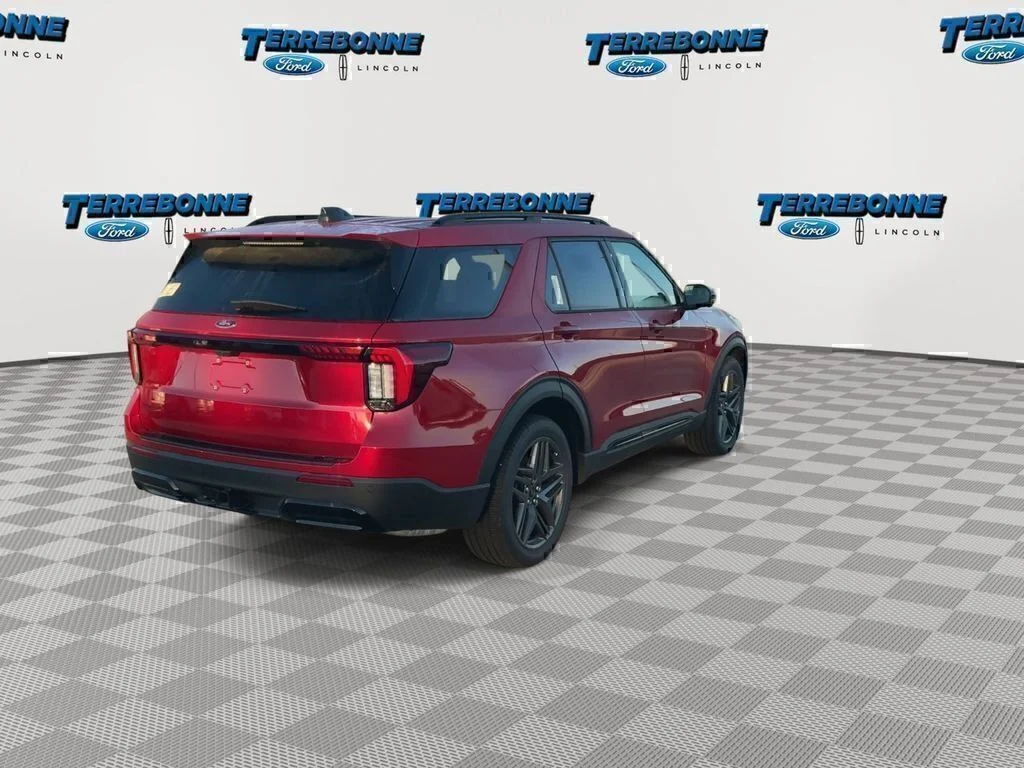 New 2026 Rapid Red Metallic Tinted Clearcoat Ford ST-Line image 8
