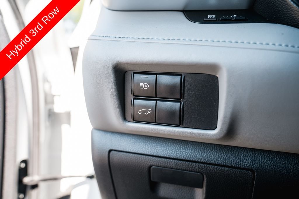 Used 2023 Wind Chill Pearl Toyota LE image 14