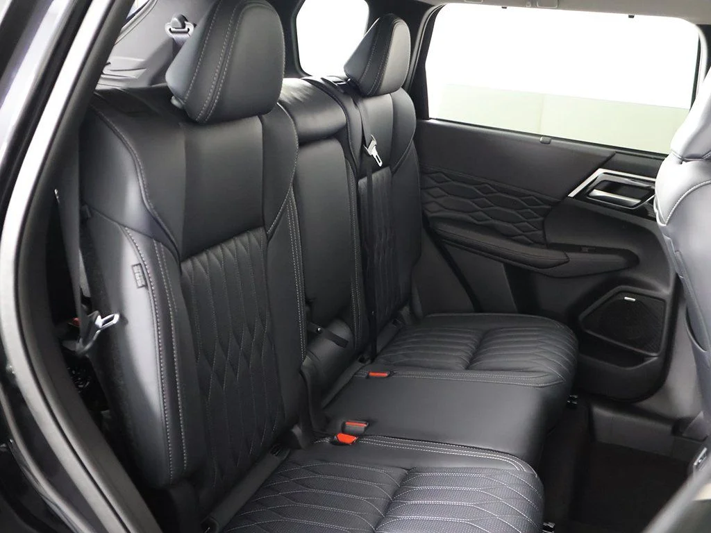 2025 Mitsubishi Outlander SEL - Photo 36