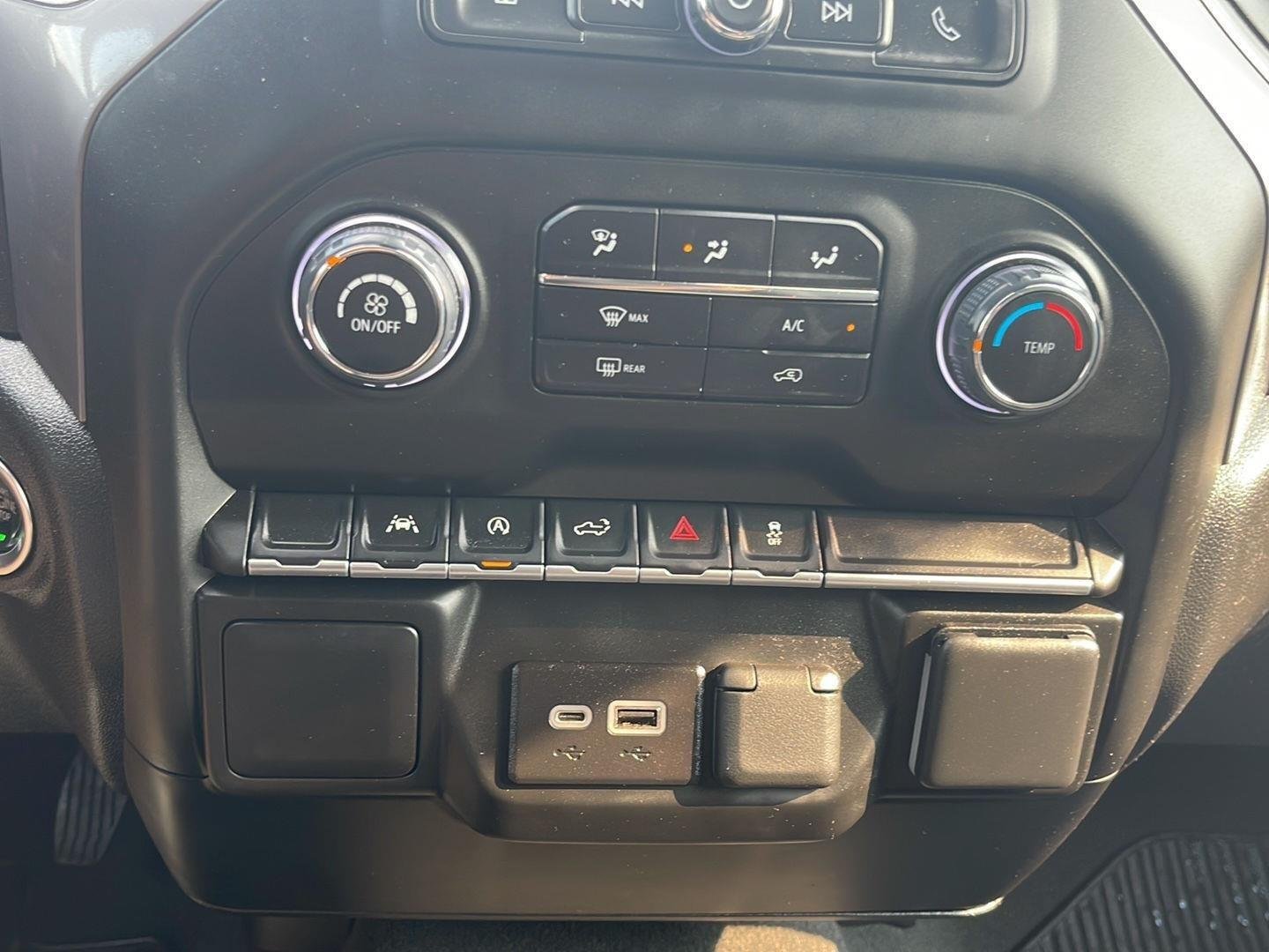 Used 2022 Northsky Blue Metallic Chevrolet Custom image 34