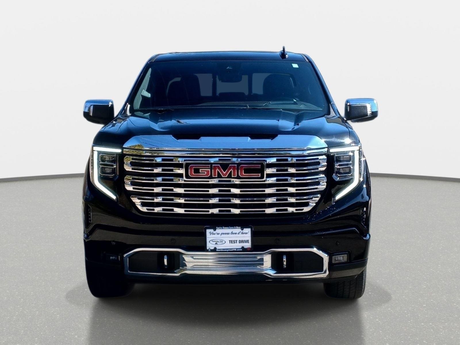 Used 2024 Onyx Black GMC Denali CarbonPro Edition image 3