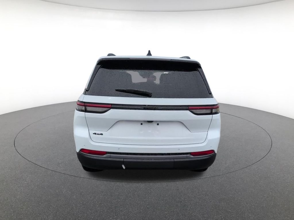 New 2026 Bright White Clear-Coat Exterior Paint Jeep Laredo image 9