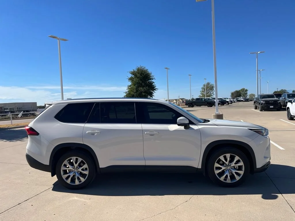 Used 2024 Off-white Toyota Limited image 6