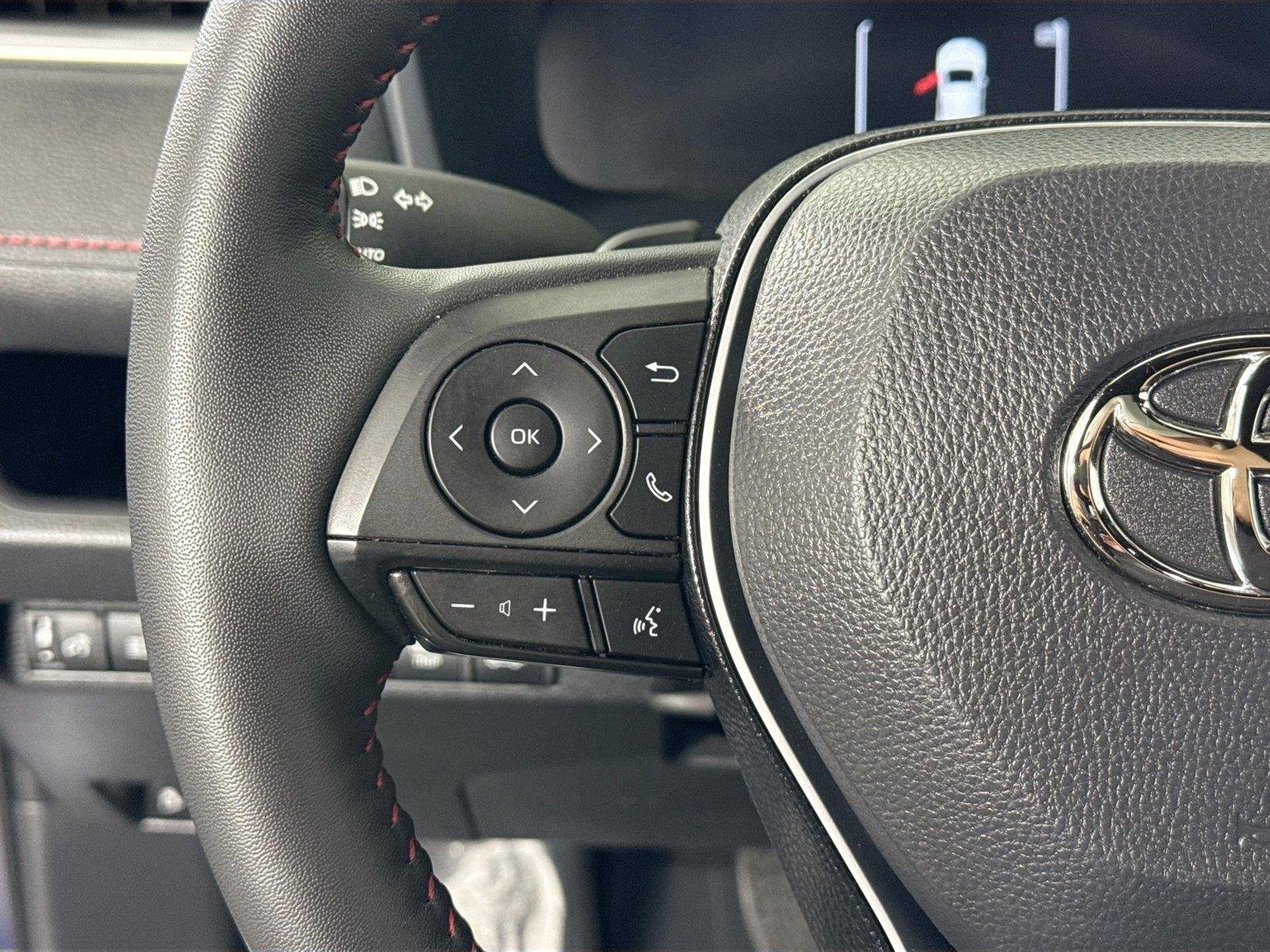 2025 Toyota RAV4 XSE - Photo 18