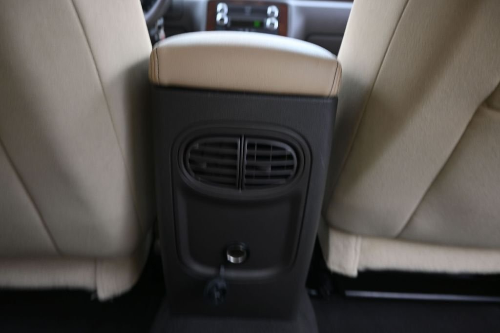 Used 2008  Ford SEL image 18