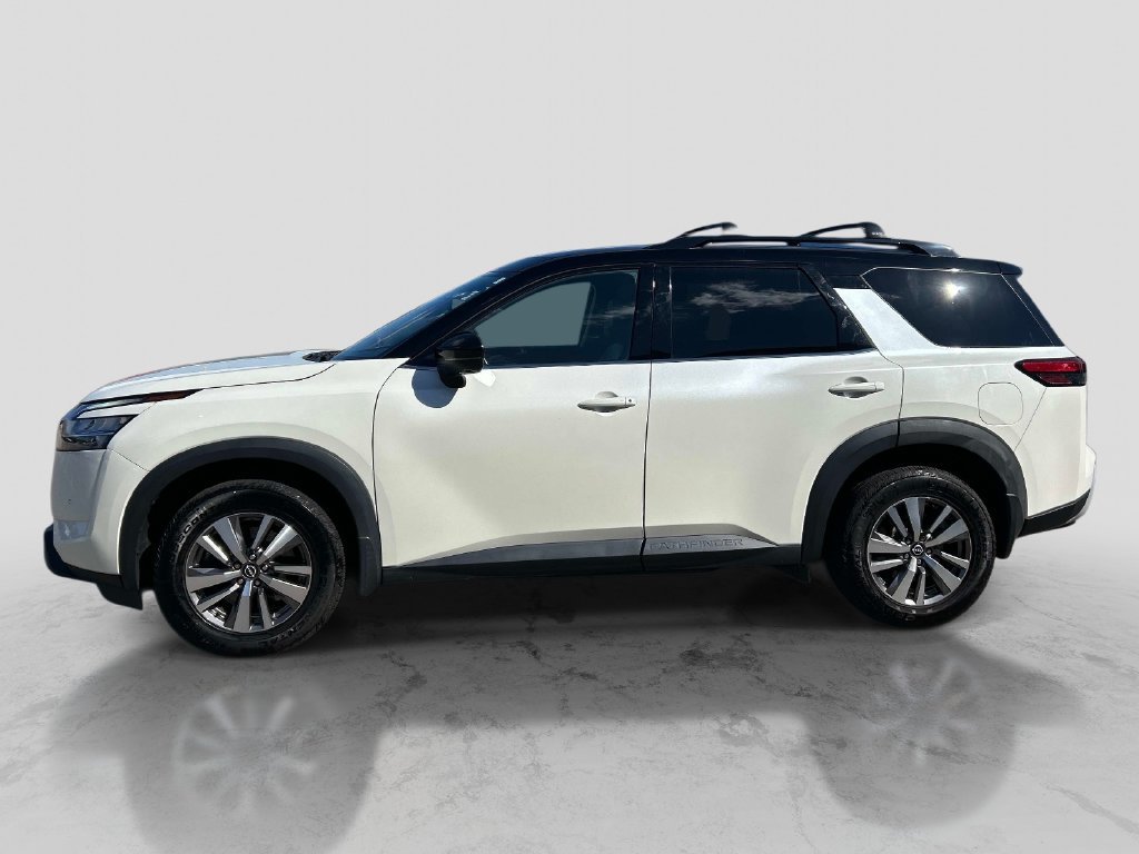Used 2022 White Nissan SL image 2