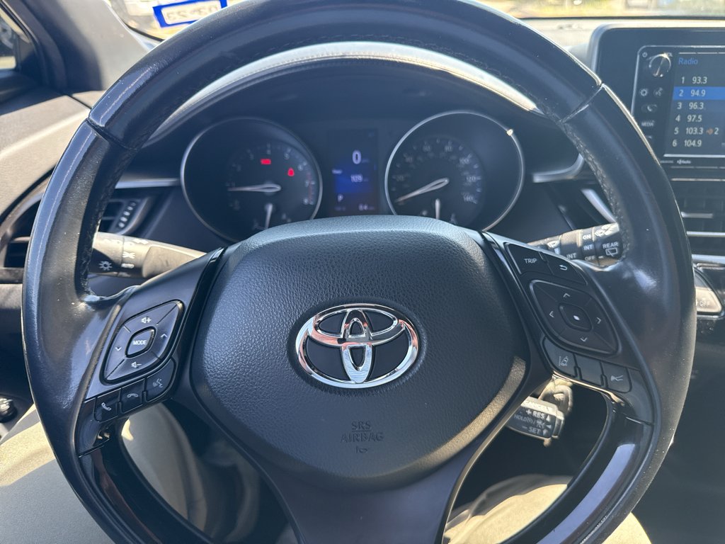 Used 2018 Blizzard Pearl Toyota XLE image 11