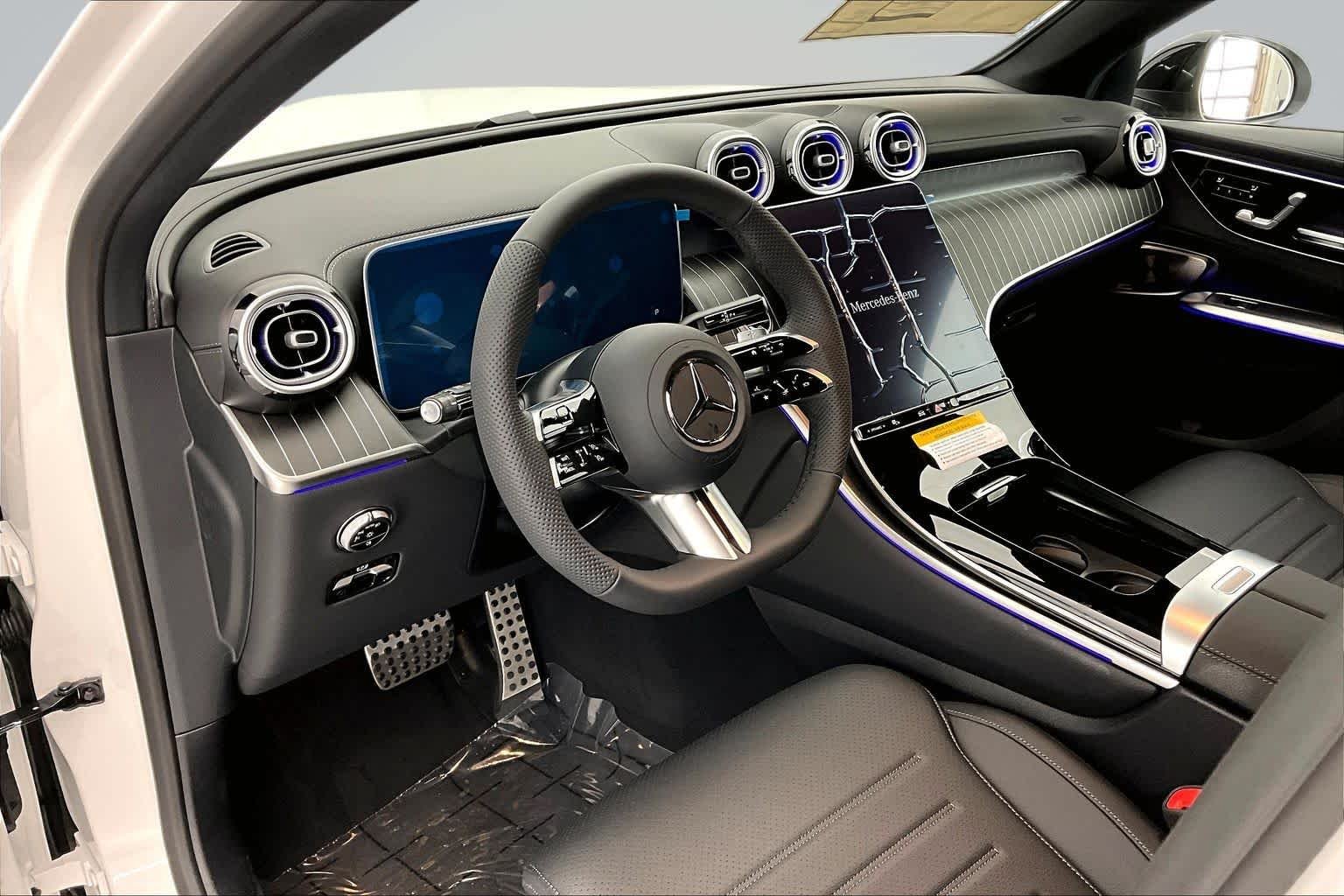 New 2026 Polar White Mercedes-Benz GLC 300 image 2