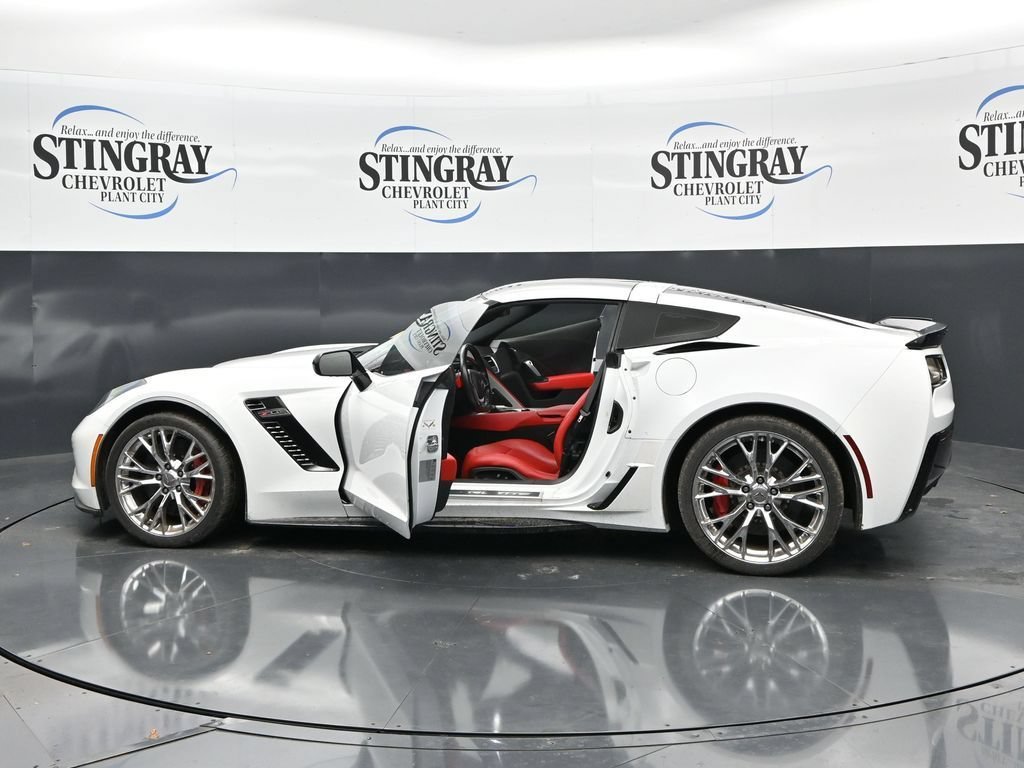 Used 2018 ARCTIC WHITE Chevrolet Z06 2LZ image 37