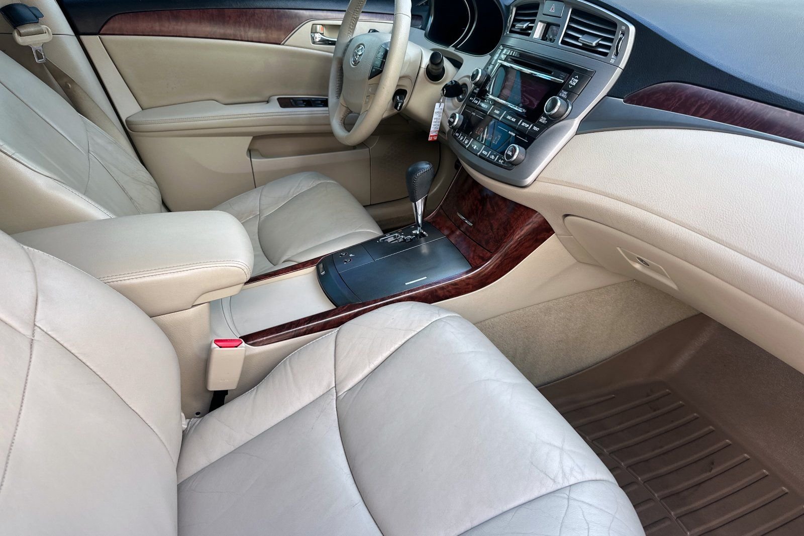 Used 2011 Black Toyota Base image 15