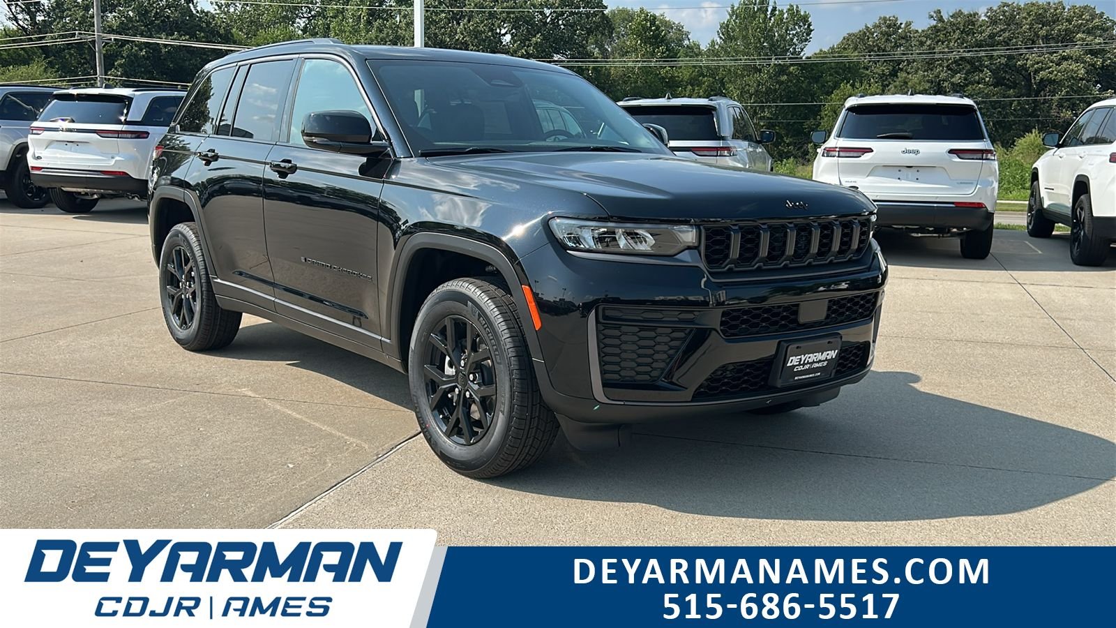 New 2026 Diamond Black Crystal Pearl-Coat Exterior Paint Jeep Altitude image 1
