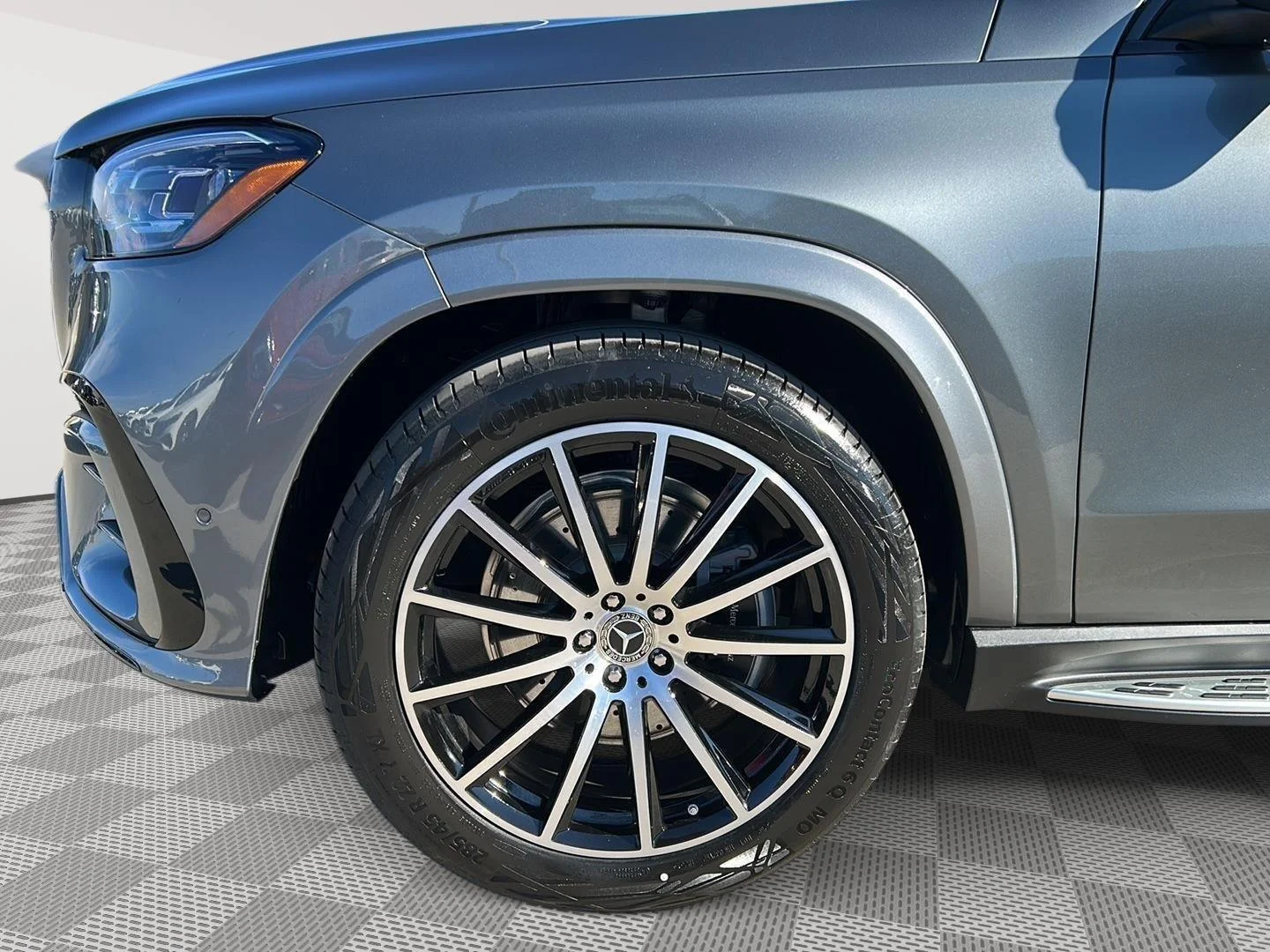 New 2026 Selenite Grey Metallic Mercedes-Benz GLS 580 image 9