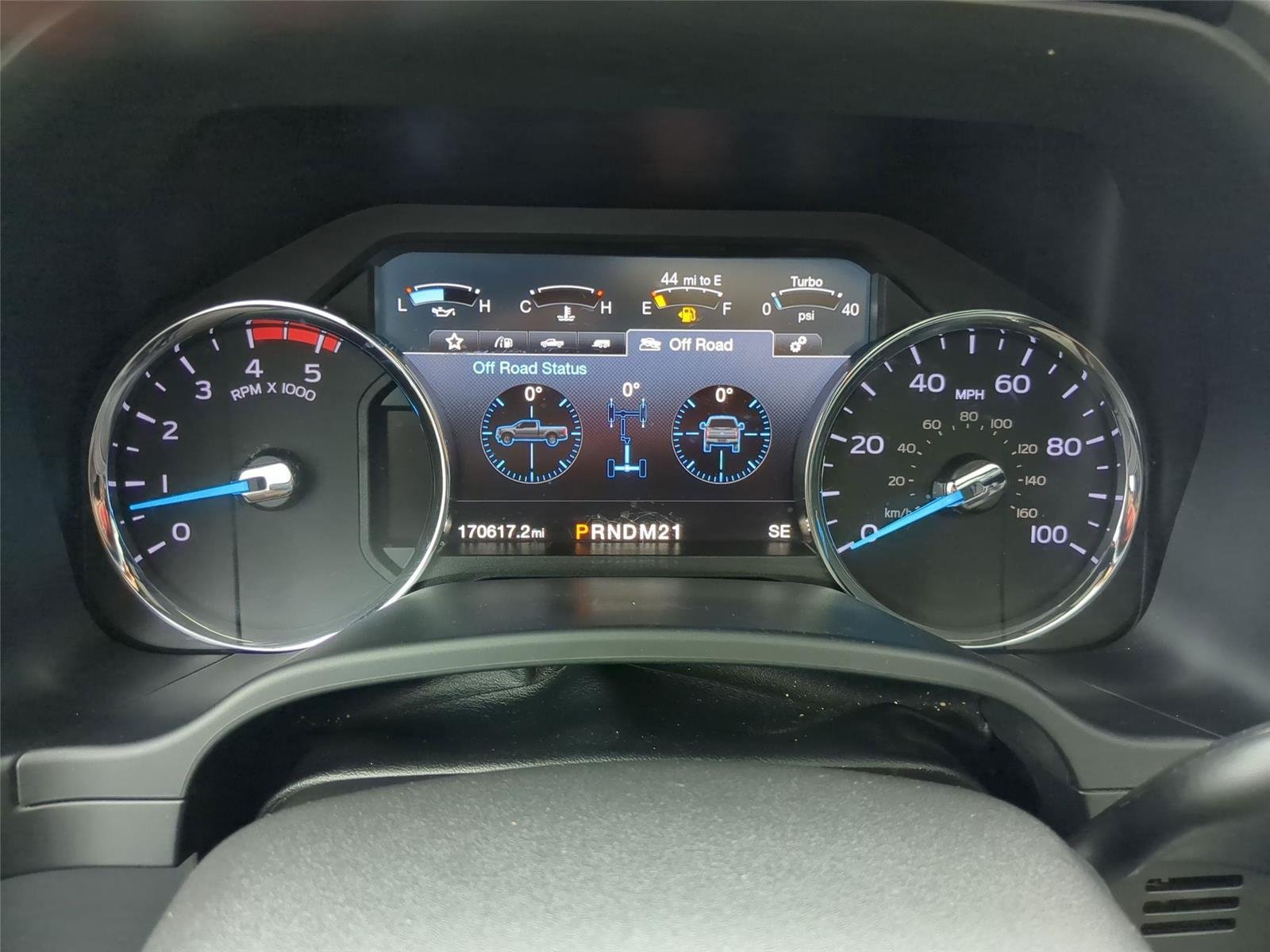 Used 2019 White Platinum Metallic Tri-Coat Ford Platinum image 18