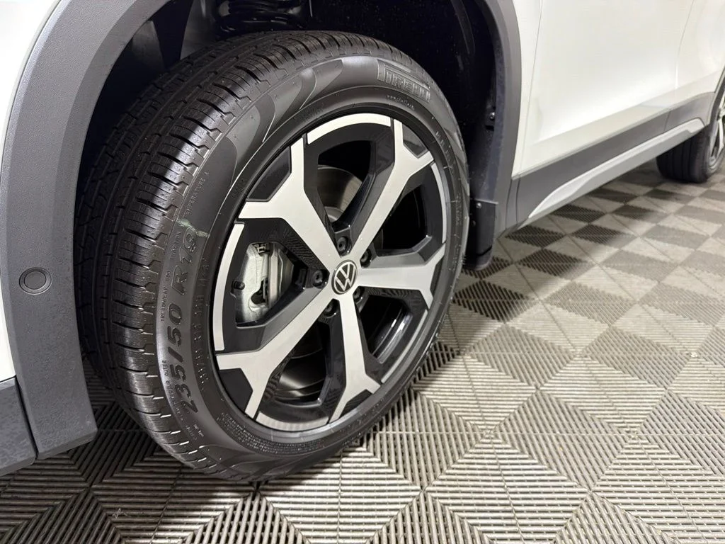 New 2026 White/off-white Volkswagen 2.0T SE image 26