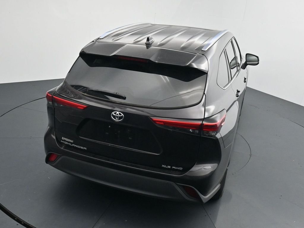 2021 Toyota Highlander XLE - Photo 14