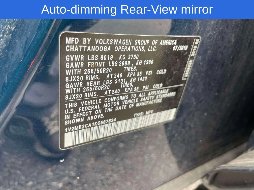Used 2019 Blue Volkswagen SEL image 21