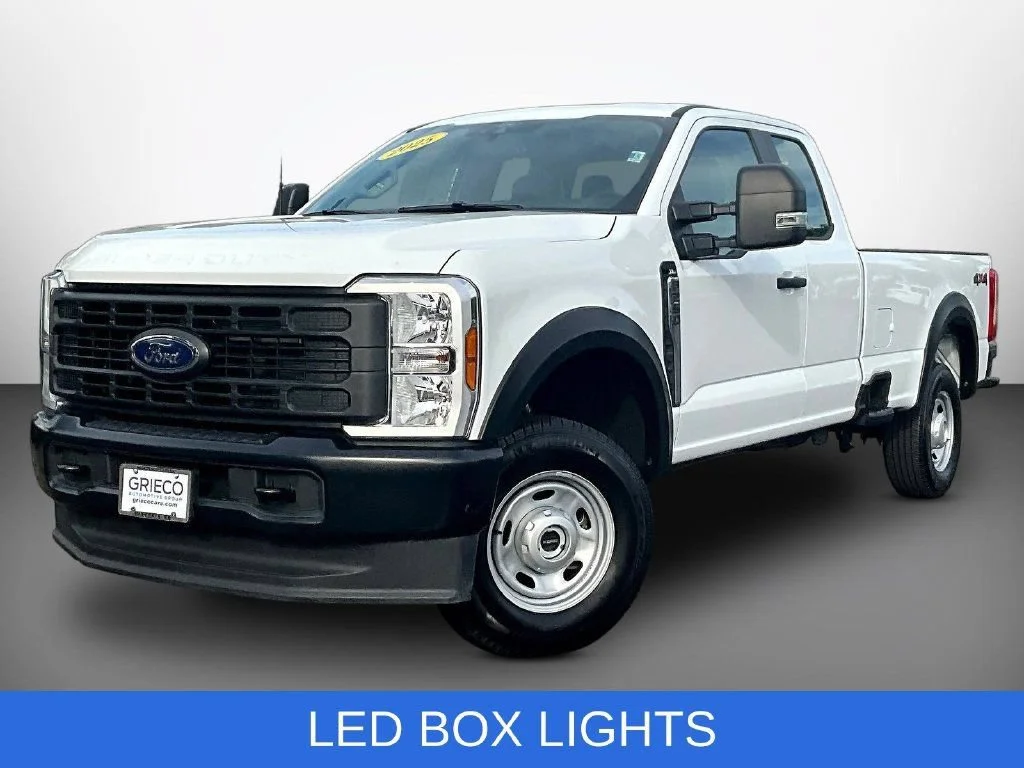 Used 2025 Oxford White Ford XL image 3
