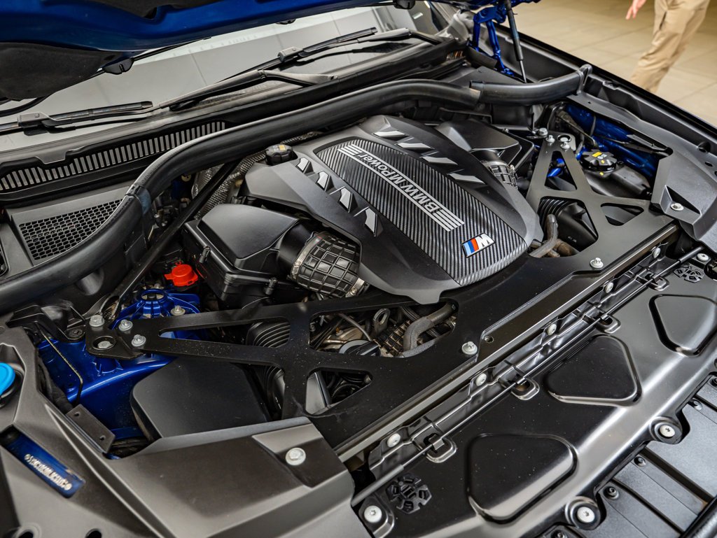 Used 2020 Marina Bay Blue Metallic BMW Competition image 45