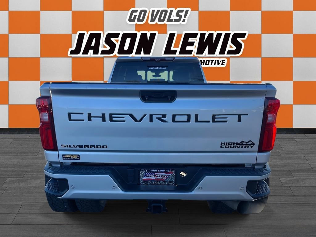Used 2021 SILVER ICE METALLIC Chevrolet High Country image 4