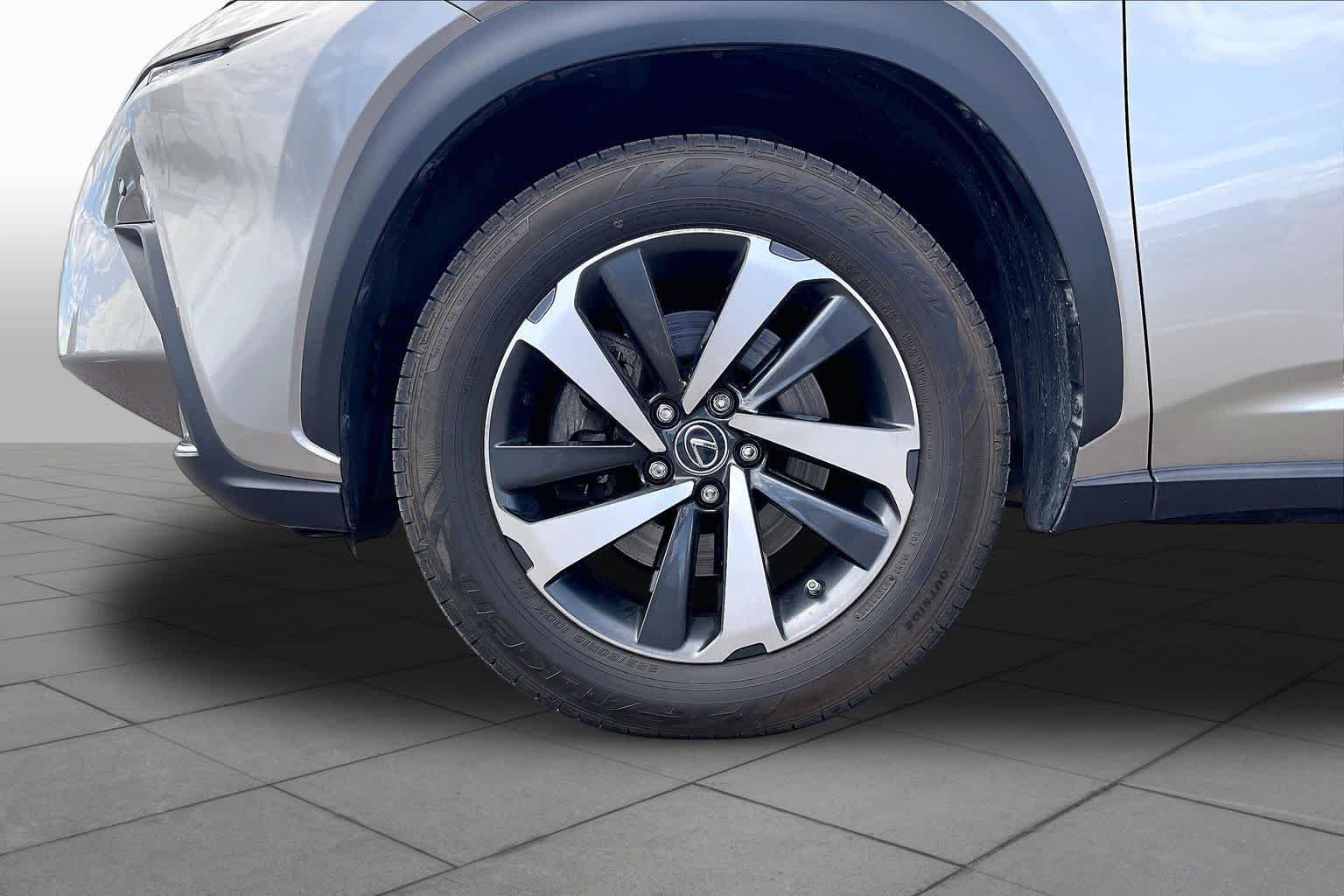 Used 2018 Atomic Silver Lexus  image 10