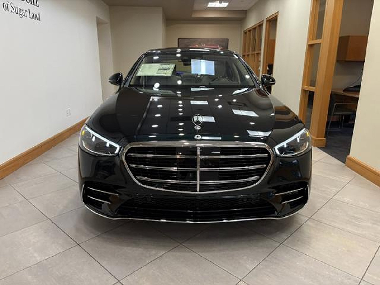 New 2026 Emerald Green Metallic Mercedes-Benz S 580 image 23