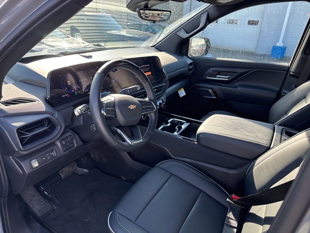 2025 Chevrolet Silverado EV LT - Photo 9