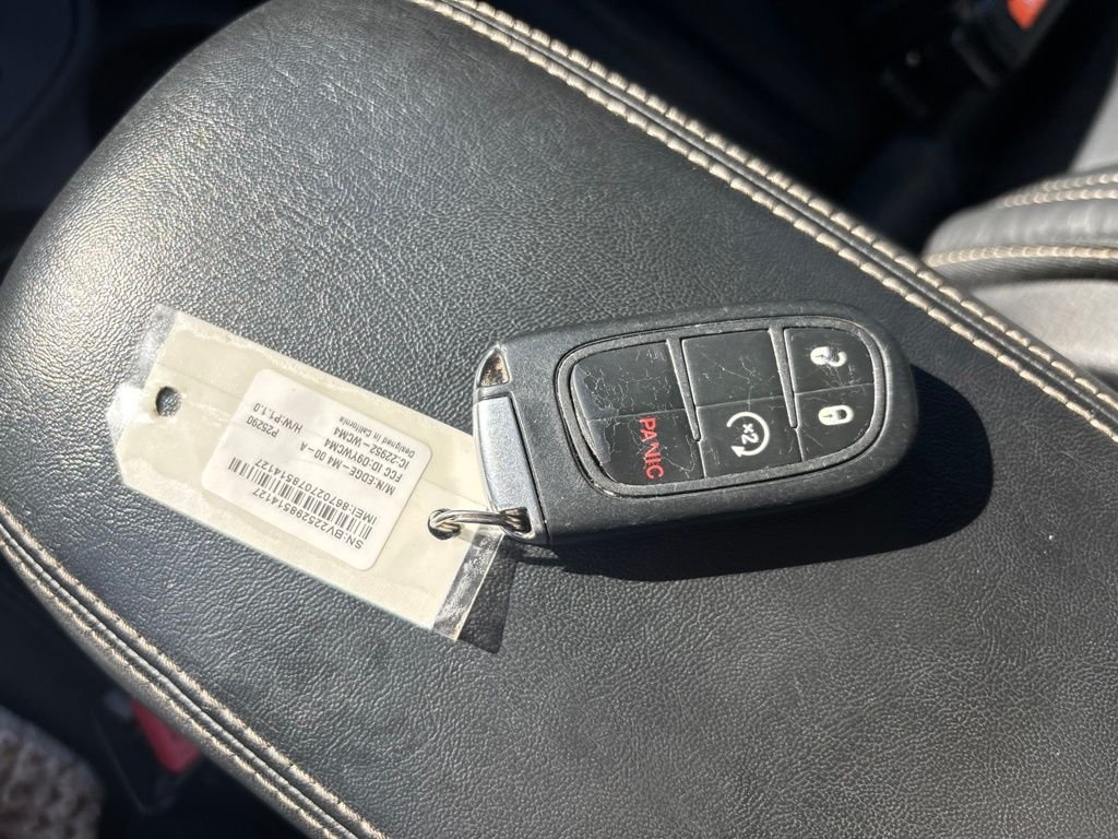 Used 2015 Black Jeep Limited image 31