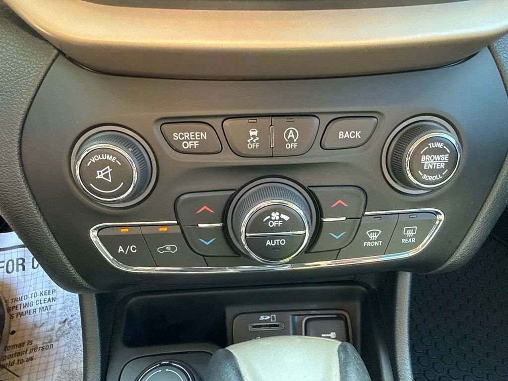 Used 2016 White Jeep Limited image 32