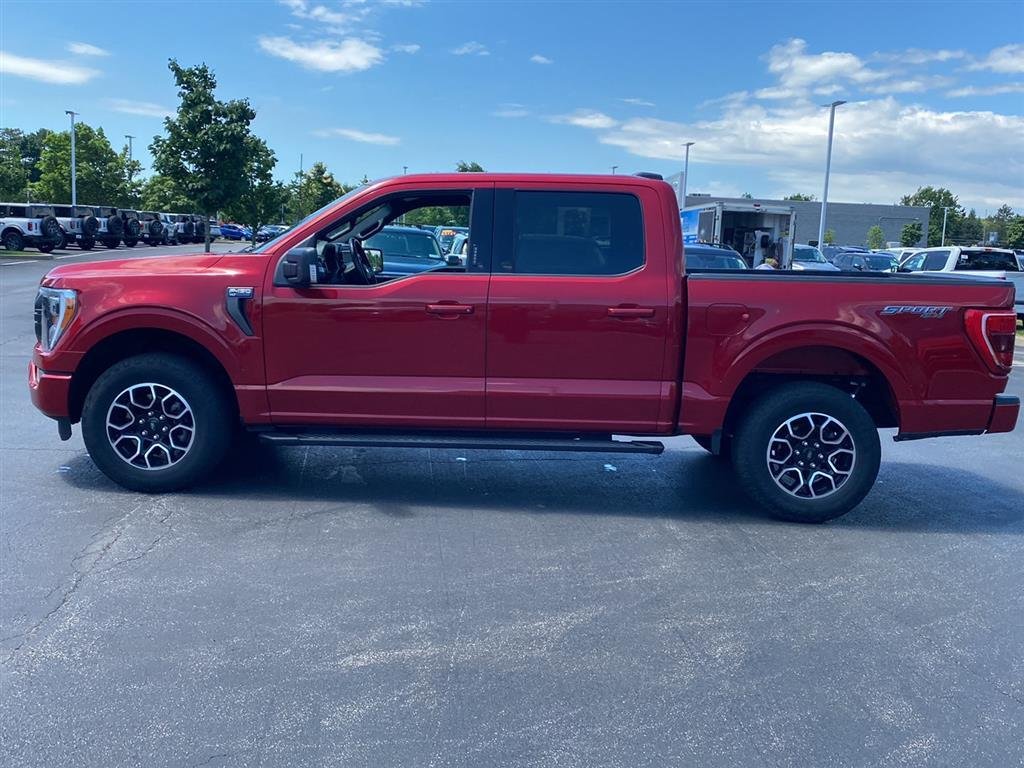 Used 2022 Rapid Red Metallic Tinted Clearcoat Ford XLT image 7