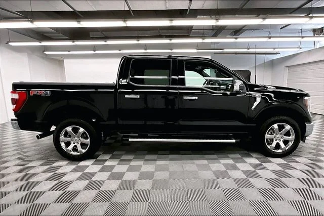 Used 2023 Agate Black Metallic Ford Lariat image 15