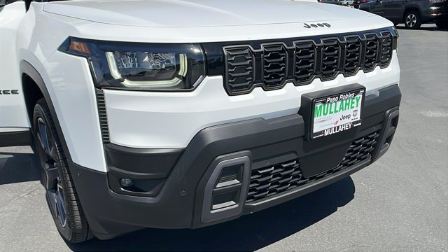 New 2026 Bright White Clear-Coat Exterior Paint Jeep Overland image 10