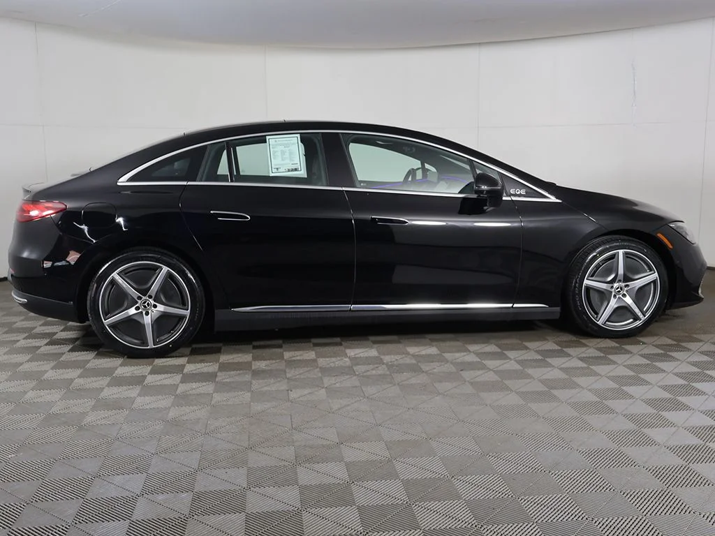 Used 2023 Black Mercedes-Benz 500 Sedan image 18