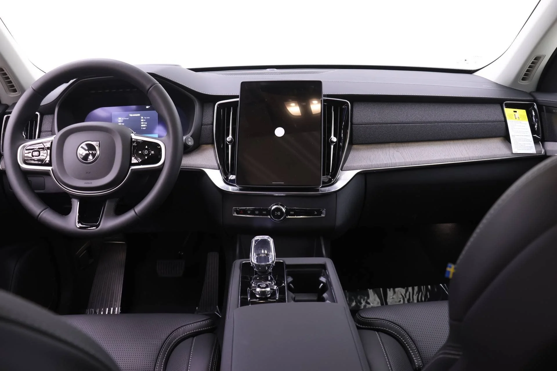 New 2026 Vapour Grey Volvo Ultra image 7