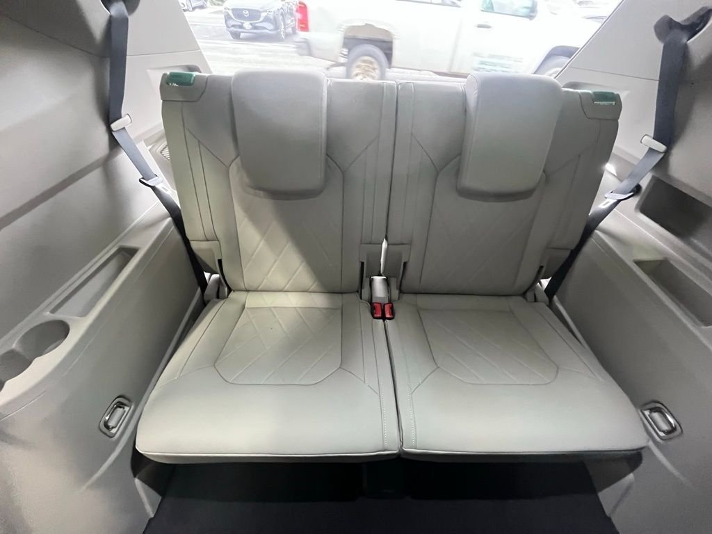 New 2026 White/off-white Volkswagen 2.0T SEL Premium R-Line image 26