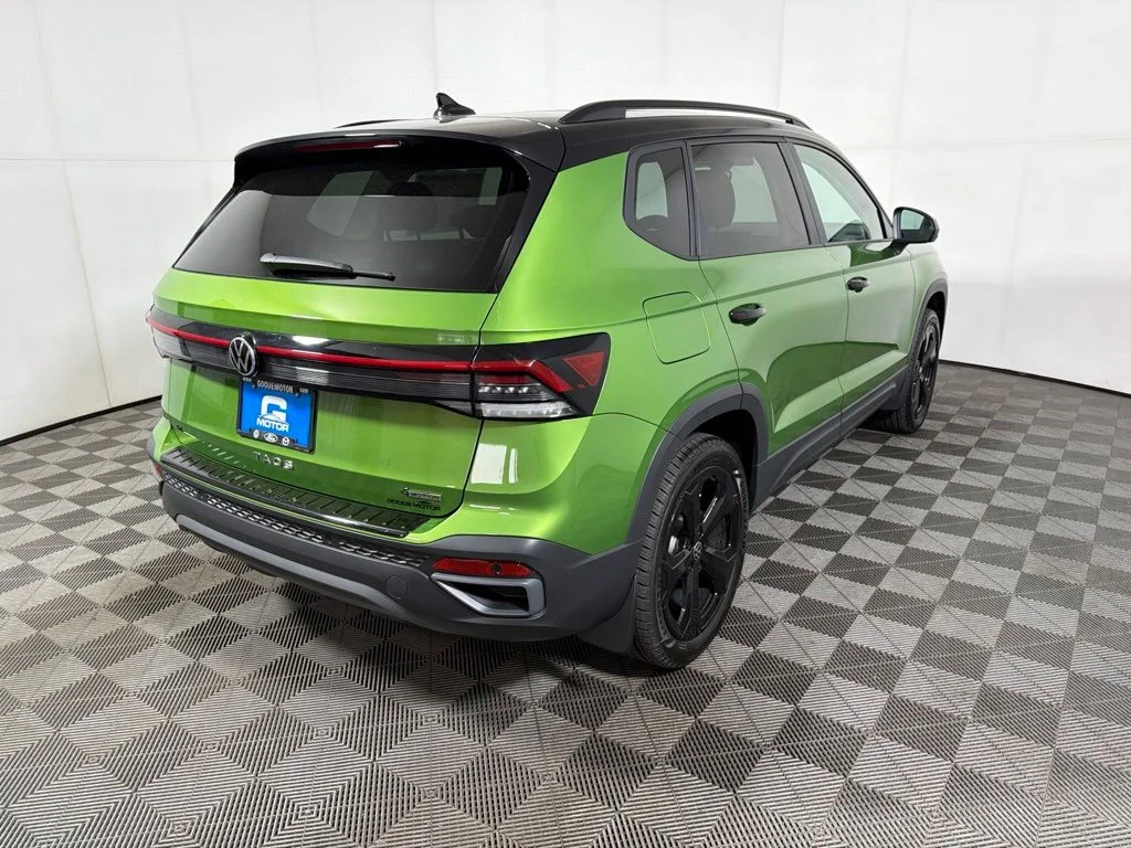 New 2026 Green Volkswagen 1.5T SE Black image 7