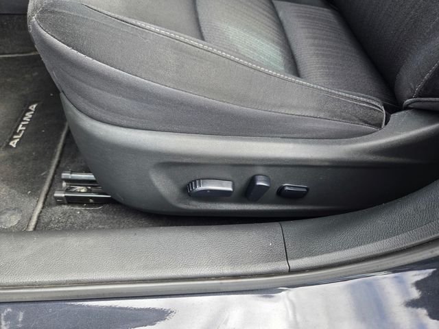 Used 2019 Blue Nissan 2.5 SV image 12