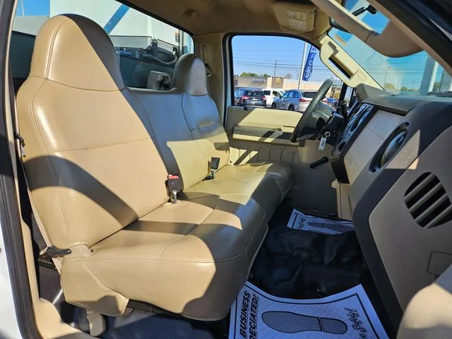 Used 2008 White Ford  image 19