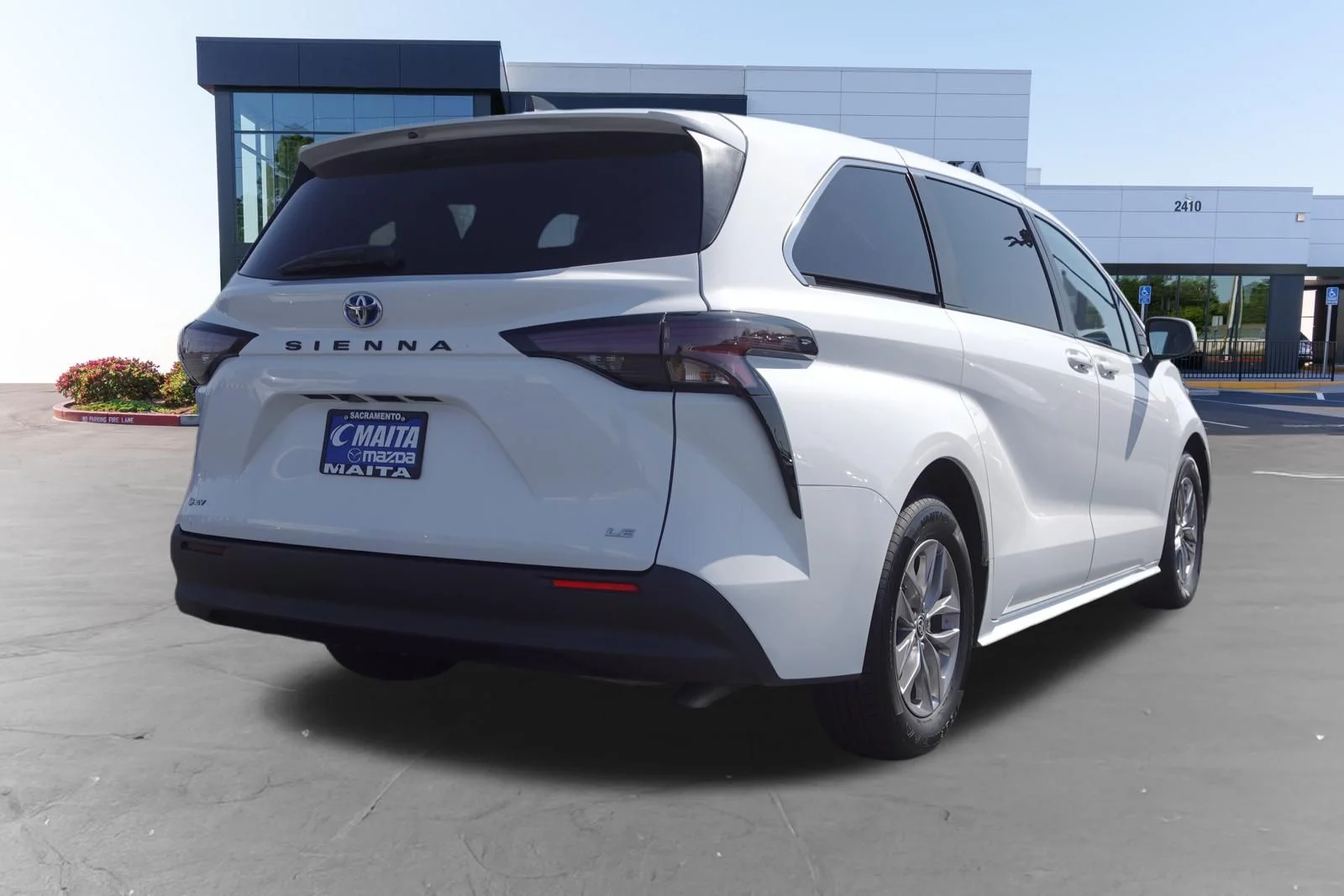 Used 2025 Ice Cap Toyota LE image 3