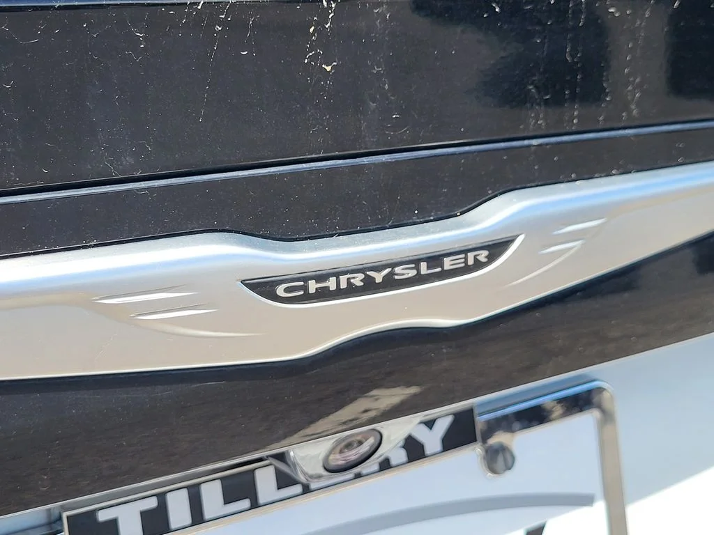 Used 2023 White Chrysler LX image 8