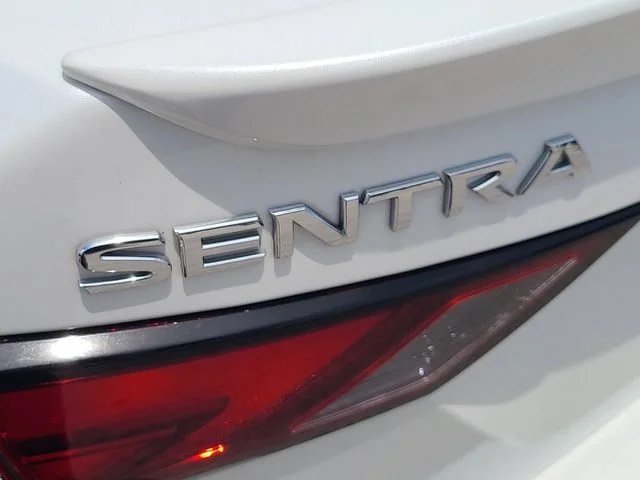 Used 2021 White Nissan SR image 32
