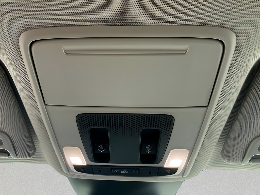 Used 2023 White Honda Touring image 33
