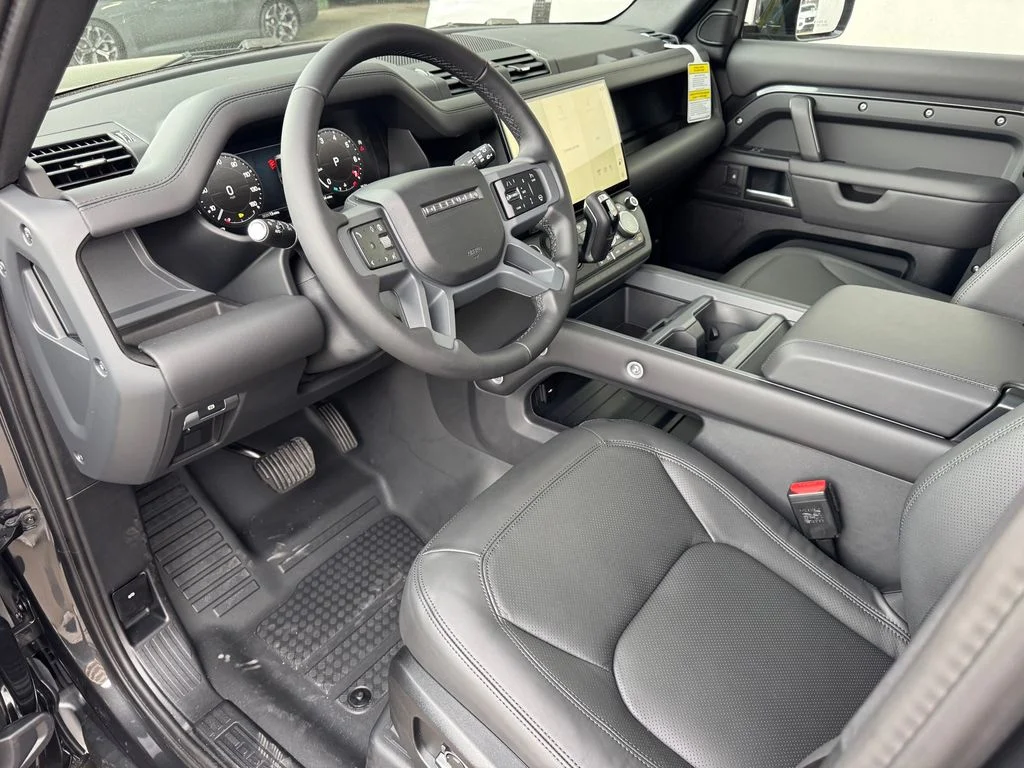 New 2026 Carpathian Grey Prem Met Land Rover S image 7